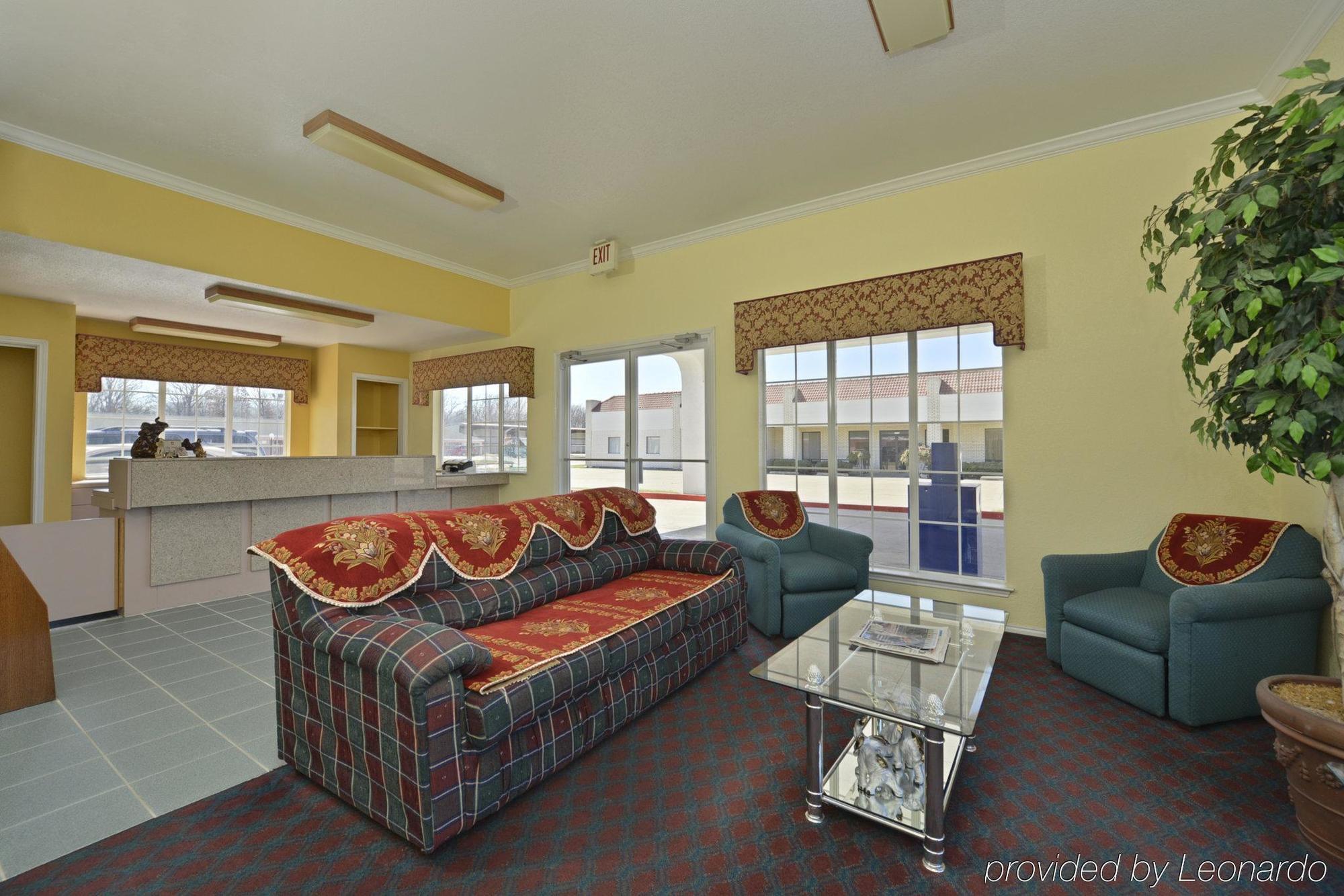 Days Inn Gun Barrel City 内观 照片
