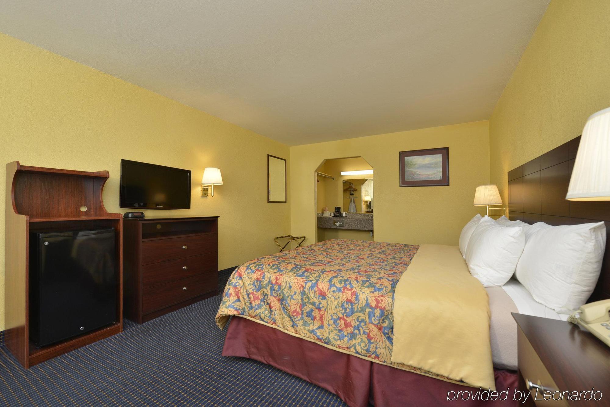 Days Inn Gun Barrel City 外观 照片