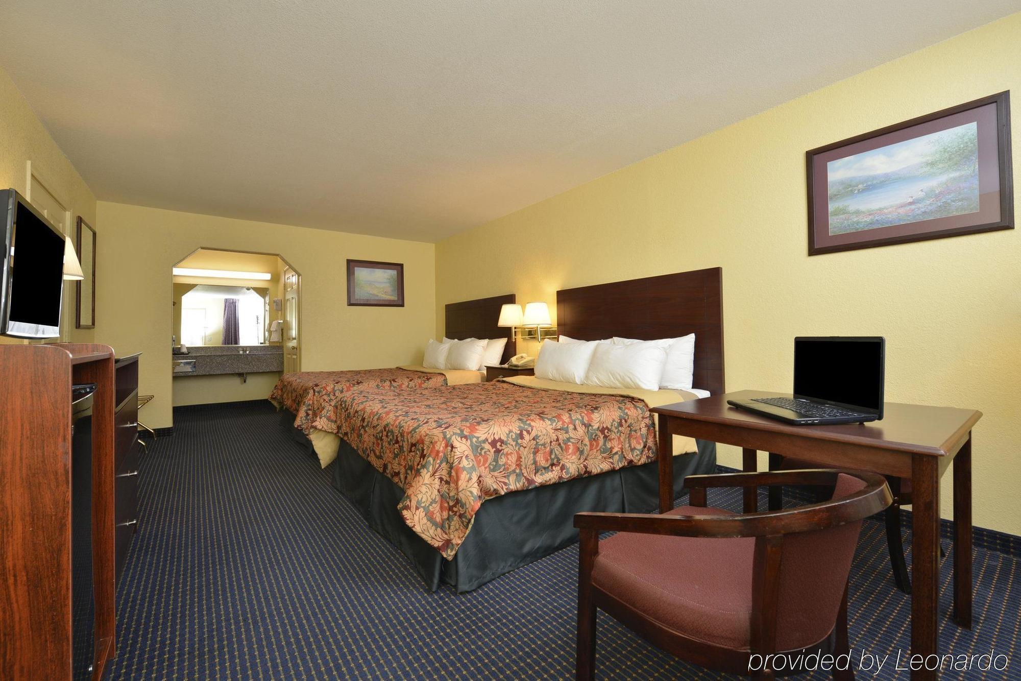 Days Inn Gun Barrel City 外观 照片
