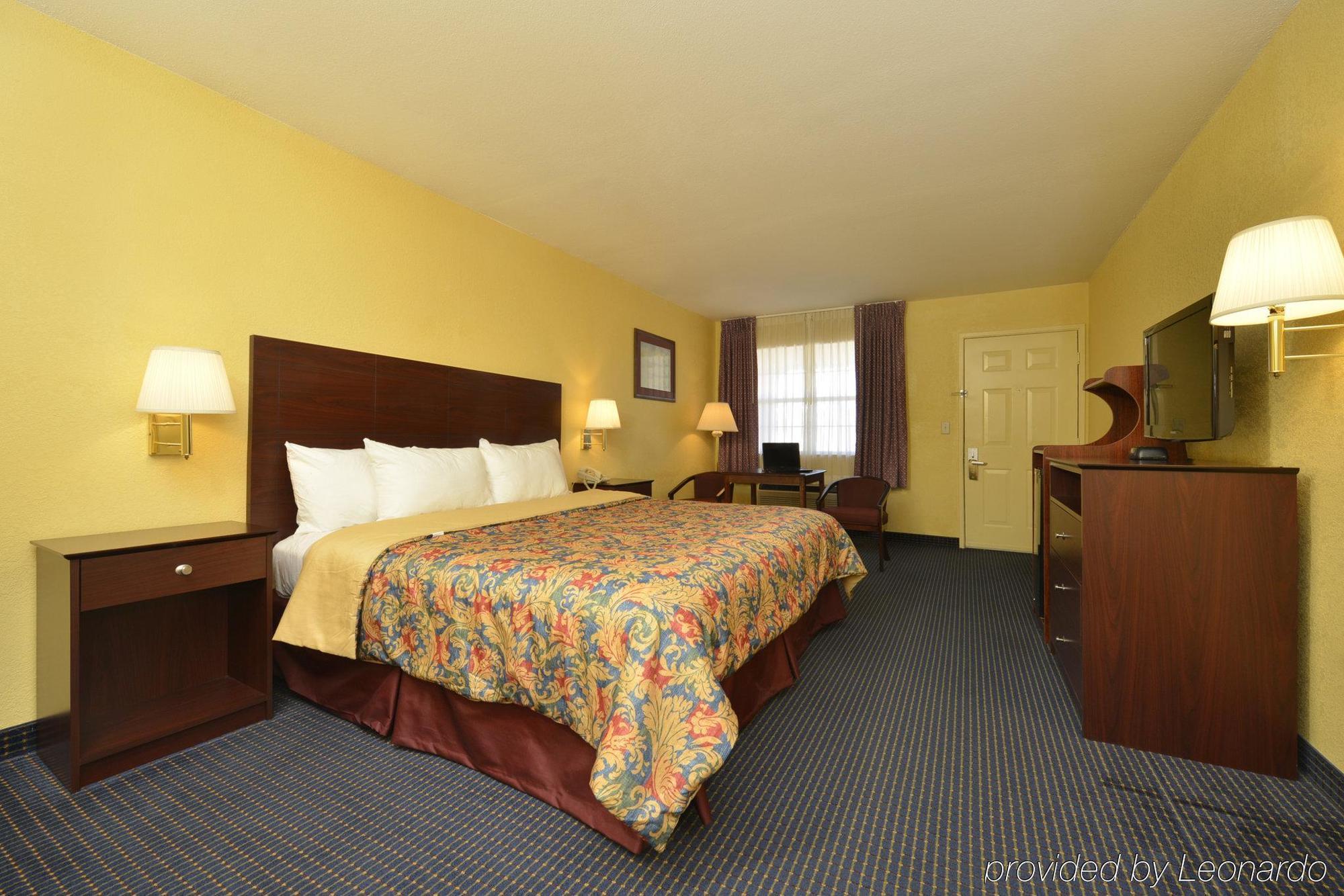 Days Inn Gun Barrel City 外观 照片
