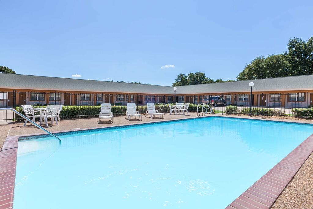 Days Inn Gun Barrel City 外观 照片