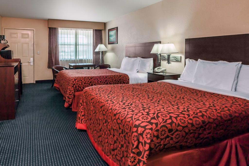 Days Inn Gun Barrel City 外观 照片